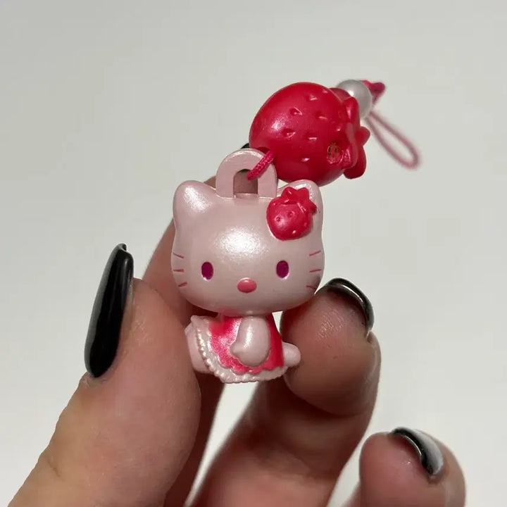 [BUNJANG] Classic Hello Kitty Strawberry Kitty Strap Charm / 고전 헬로키티 스트랩 딸기 키티스트랩