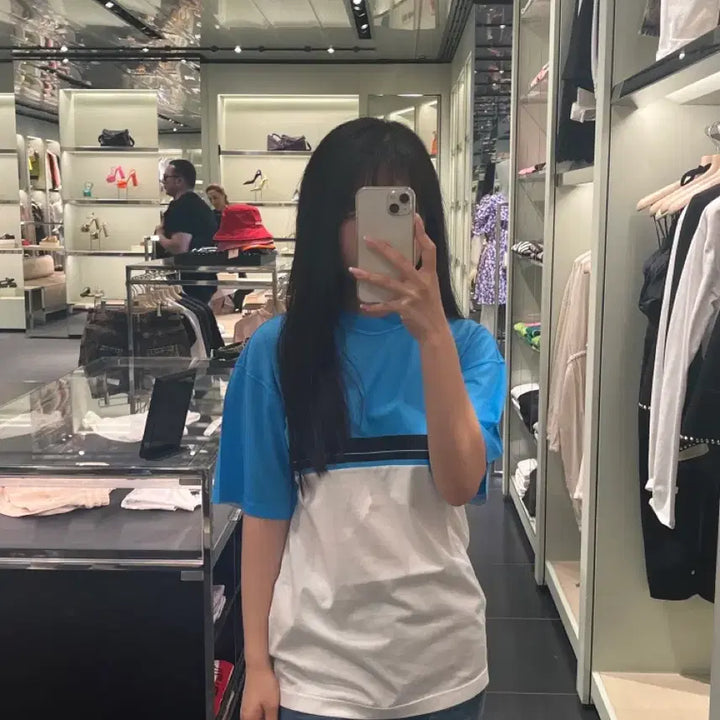 [SOLD OUT] 프라다 티셔츠 핫딜