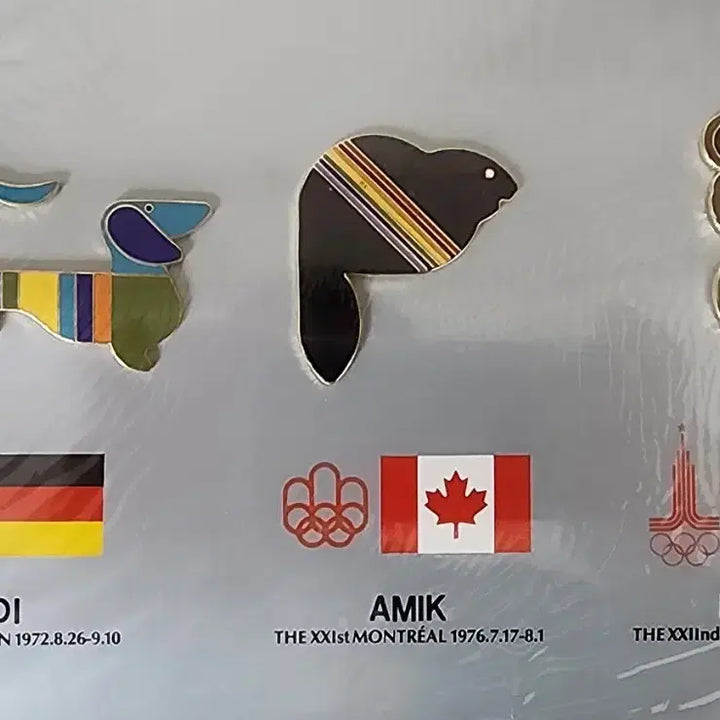 [BUNJANG] 1988 Seoul Olympics Commemorative Badge Frame: Past Olympic Mascots Collection / 88올림픽 개최 기념 역대 올림픽 마스코트 공식 기념 배지 액자