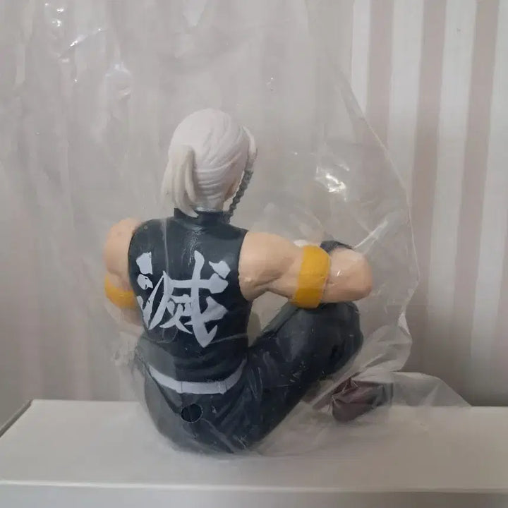 [BUNJANG] Demon Slayer Tengen Uzui Figure (Sealed) / 귀칼 귀멸의 칼날 우즈이 텐겐 피규어 미개봉 새상품
