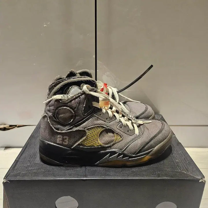 [BUNJANG] Off-White Jordan 5 SP Black Muslin Sneakers / 오프화이트 조던5 SP 블랙 모슬린 270