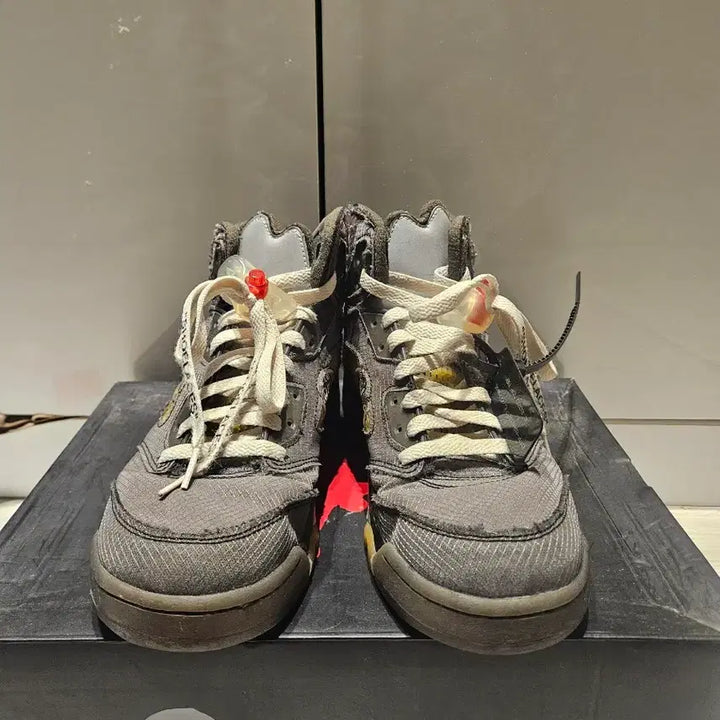 [BUNJANG] Off-White Jordan 5 SP Black Muslin Sneakers / 오프화이트 조던5 SP 블랙 모슬린 270