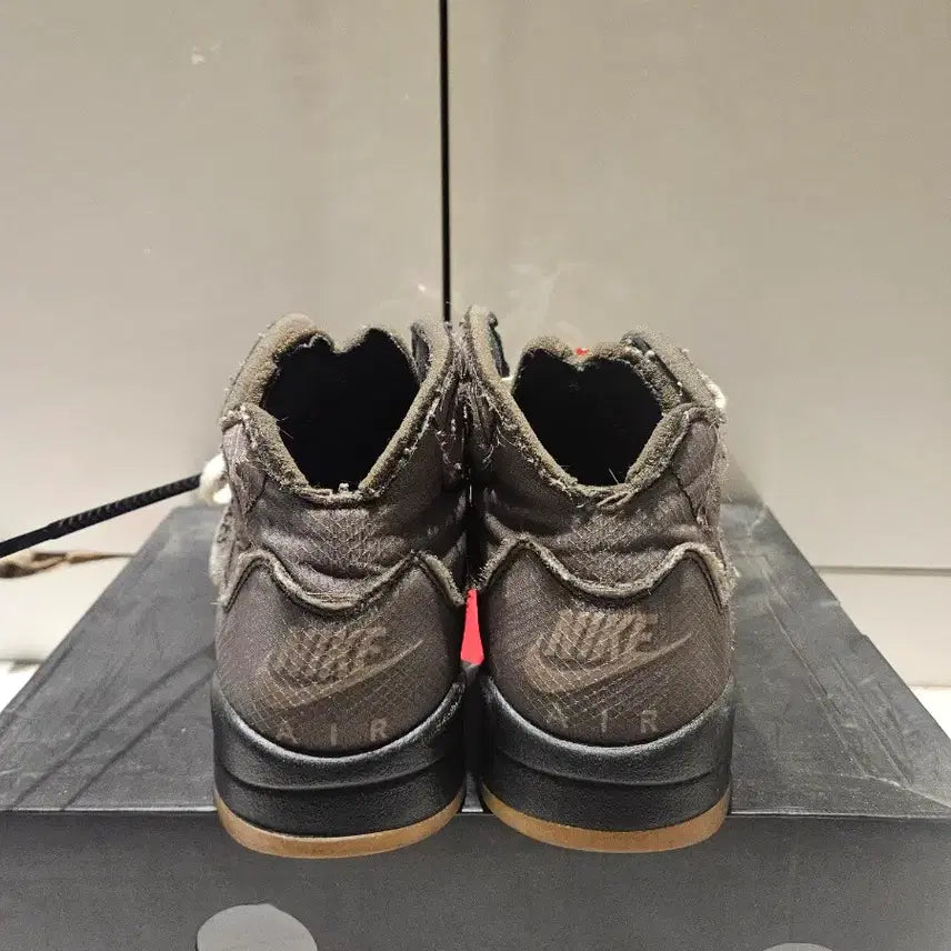 [BUNJANG] Off-White Jordan 5 SP Black Muslin Sneakers / 오프화이트 조던5 SP 블랙 모슬린 270