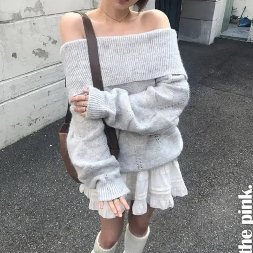 [BUNJANG] Avely Gray Off-Shoulder Knit Sweater / 에이블리 회색 오프숄더 니트