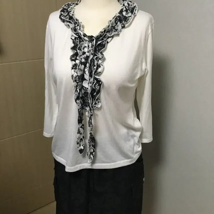 [BUNJANG] Vintage Floral Lace Frill T-shirt / 일본빈티지 플라워 타이 레이스 프릴 티셔츠