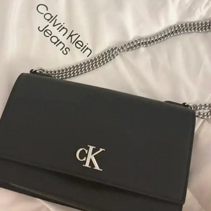 [BUNJANG] Calvin Klein Chain Shoulder Bag / (교환가능) 캘빈클라인 백 체인백 숄더백 가방