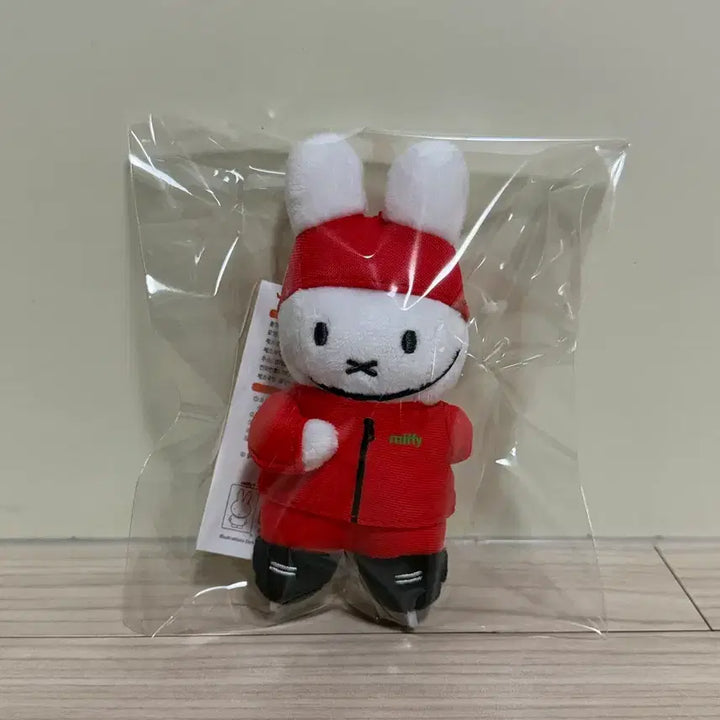[BUNJANG] Miffy Short Track Uniform Mascot Keyring / 미피 쇼트트랙 인형 키링