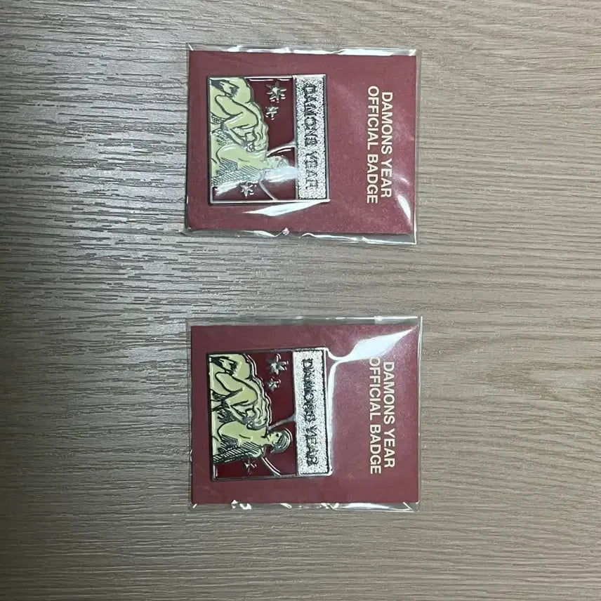 [SOLD OUT] [배송비 포함, 24일 배송] 데이먼스 이어 뱃지 damons year