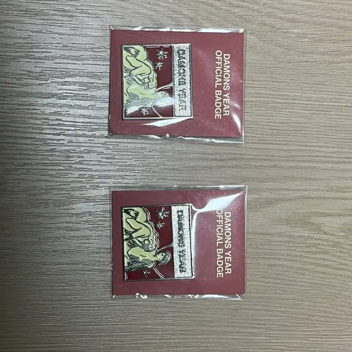 [SOLD OUT] [배송비 포함, 24일 배송] 데이먼스 이어 뱃지 damons year