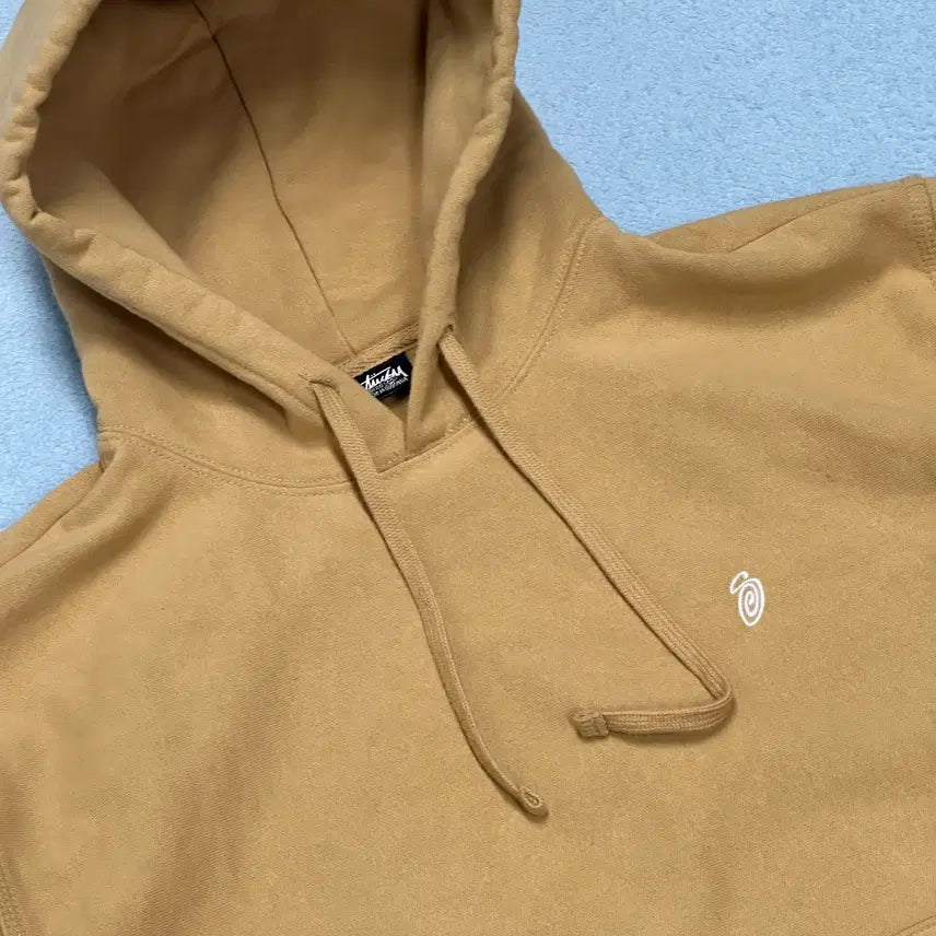 [BUNJANG] Stussy Small Logo Mustard Hoodie / 스투시 스몰로고 머스타드 후드티