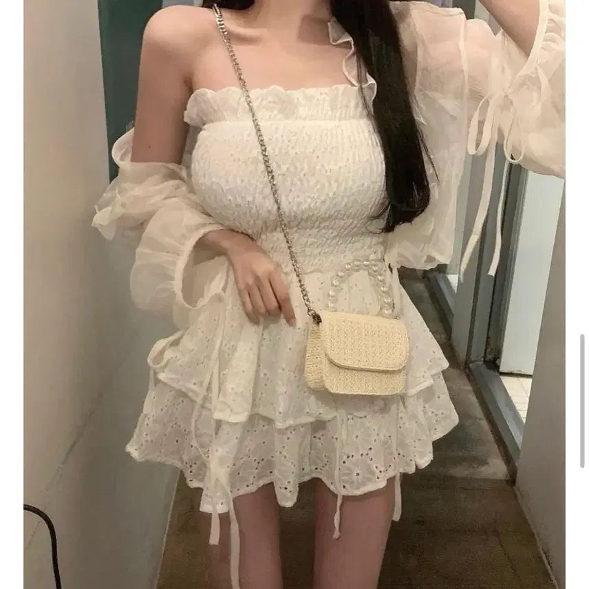 [BUNJANG] White Punching Smocked Mini Dress / 화이트 펀칭 밴딩 미니 원피스 캉캉치마