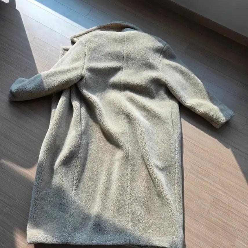 [SOLD OUT] 아이보리 뽀글이 롱 코트