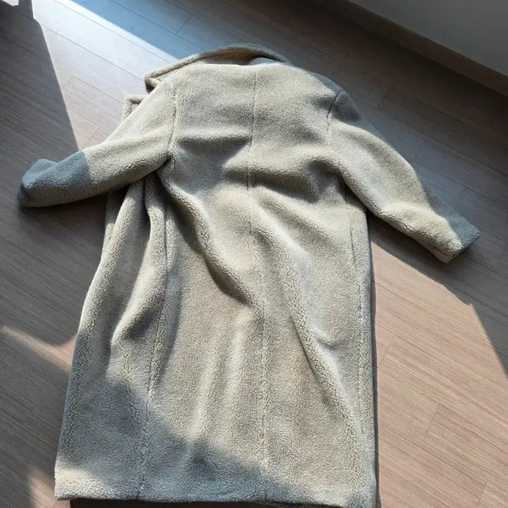 [SOLD OUT] 아이보리 뽀글이 롱 코트