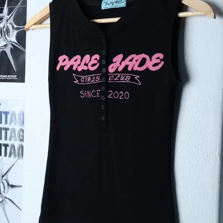 [BUNJANG] W(F) Pale Jade Sleeveless T-shirt Y2K Black / W(F) 페일제이드 반팔 티셔츠 민소매 빅로고 Y2K 블랙-176C2