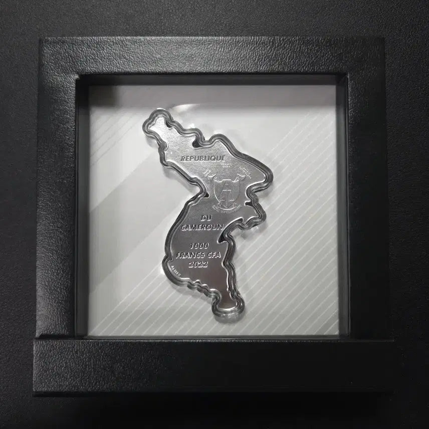 [BUNJANG] Limited Edition 2022 Cameroon Economic Development Silver Coin - Korean Peninsula Map Shape / 600개한정판 2022년 카메룬 경제개발 한반도지도모양은화 수집용