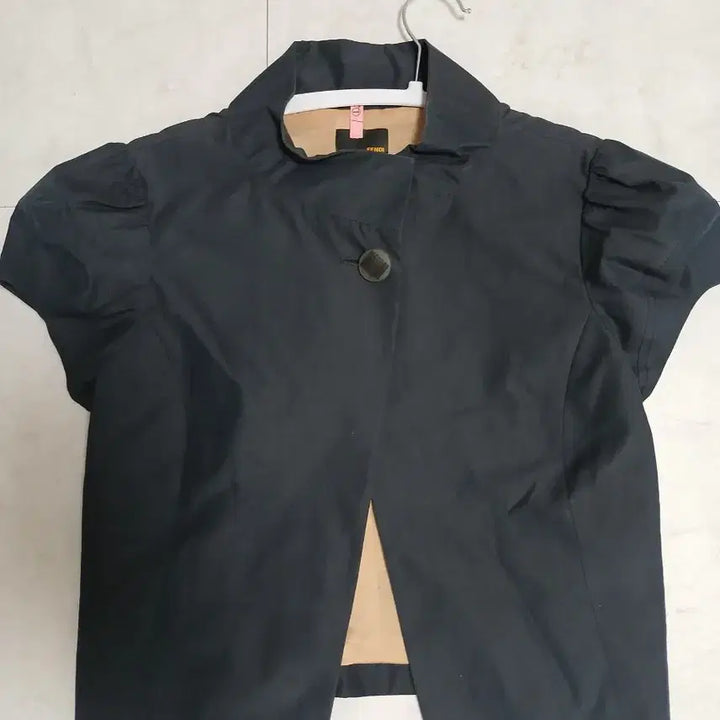 [BUNJANG] Fendi Black Puff Sleeve Jacket / 펜디 블랙 반팔 자켓