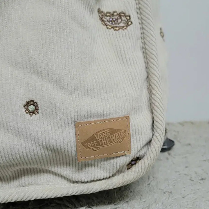 [BUNJANG] Vans Corduroy Embroidered Mini Backpack / 반스 코듀로이 자수 미니 백팩