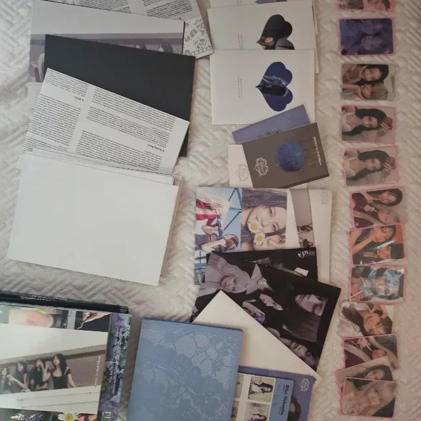 [BUNJANG] NMIXX Blue Valentine Photocard and Postcard Bundle Set / 엔믹스 블루발렌타인 포토카드 및 엽서 일괄 판매