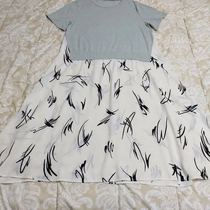 [BUNJANG] Layered Long Dress with Short Sleeves (Size 66-77) New / 반팔 티셔츠 레이어드 롱 원피스(66~77) 새상품