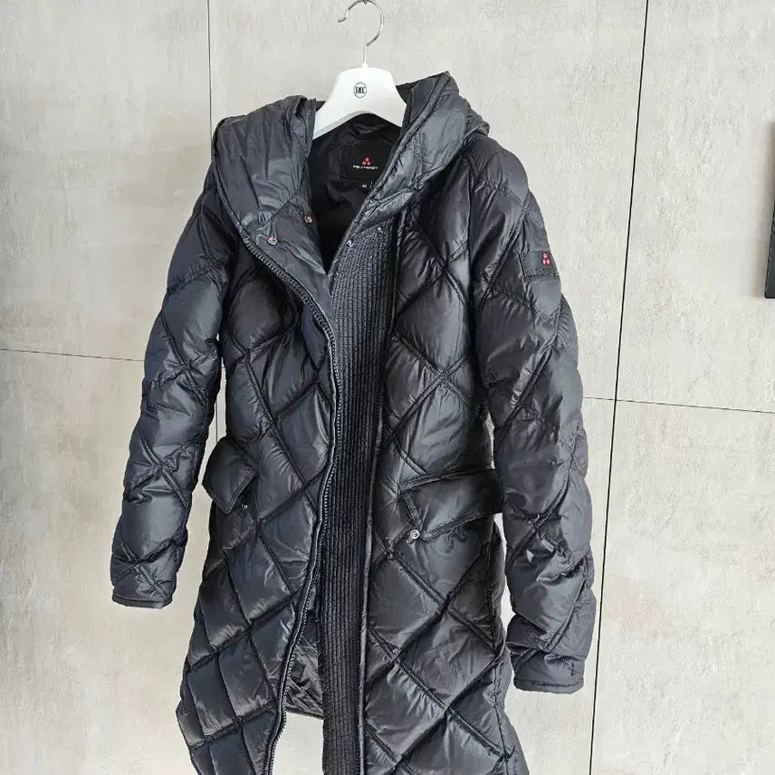 [BUNJANG] Petratey Hooded Quilted Long Down Jacket Black / 페트레이 후드 퀼팅 롱패딩 블랙 정품40