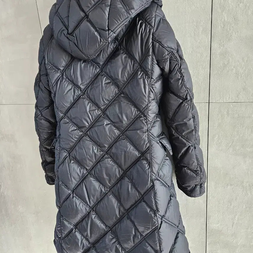 [BUNJANG] Petratey Hooded Quilted Long Down Jacket Black / 페트레이 후드 퀼팅 롱패딩 블랙 정품40