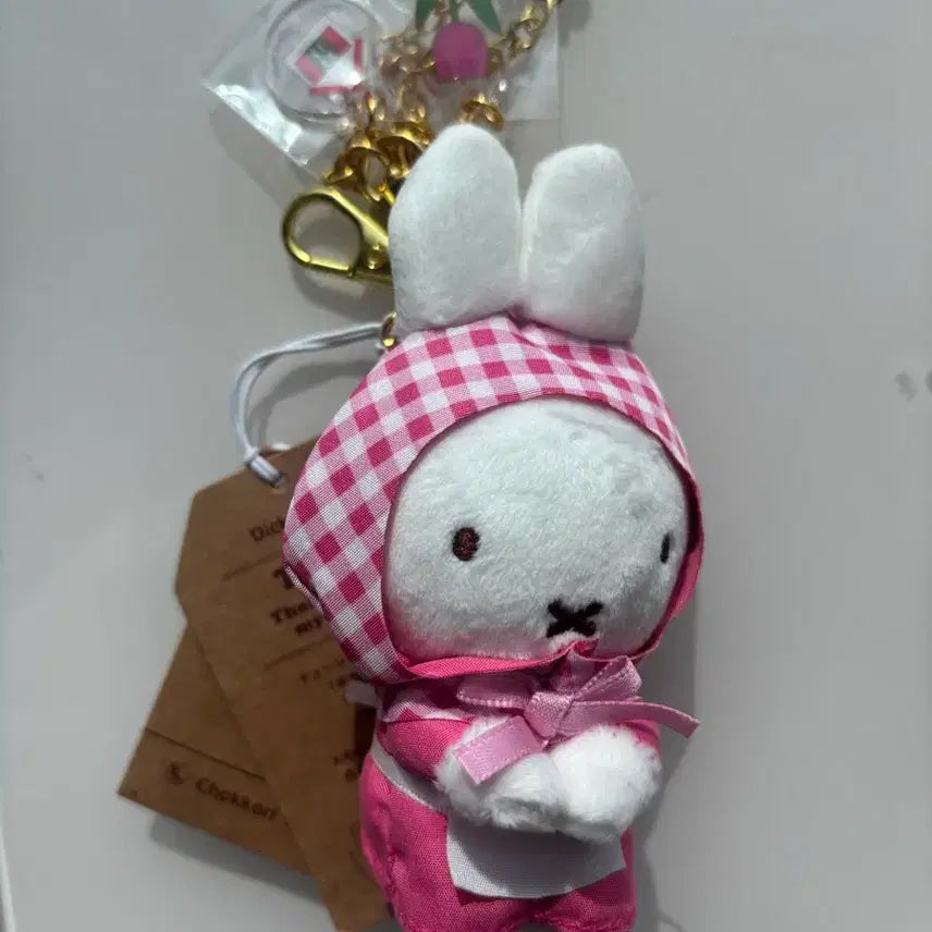[BUNJANG] Miffy Chokkorisan Strawberry Tulip Checkered Keyring Plush / 일본정품 새상품 신상 미피 촛코리상 딸기 튤립 체크 키링 인형
