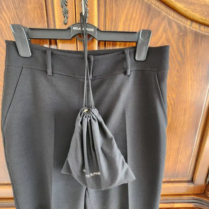 [BUNJANG] MOJO.S.PHINE Black Slacks (Size 55) / MOJO.S.PHINE의 블랙 슬랙스입니다사이즈는 55