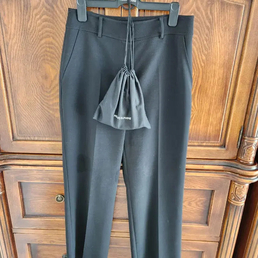 [BUNJANG] MOJO.S.PHINE Black Slacks (Size 55) / MOJO.S.PHINE의 블랙 슬랙스입니다사이즈는 55