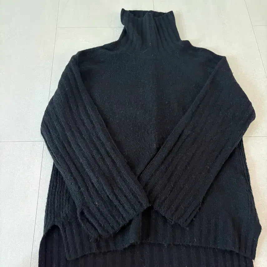 [BUNJANG] Black Ribbed Knit Turtleneck Sweater / 검정색 골지 니트 목폴라 55-66