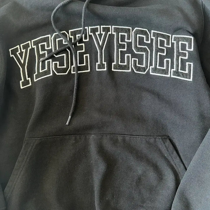 [BUNJANG] YESEYESEE Black Hoodie / YESEYESEE 예스아이씨 블랙 후드티