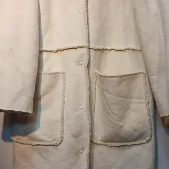[SOLD OUT] 아이보리 뽀글이 롱 코트