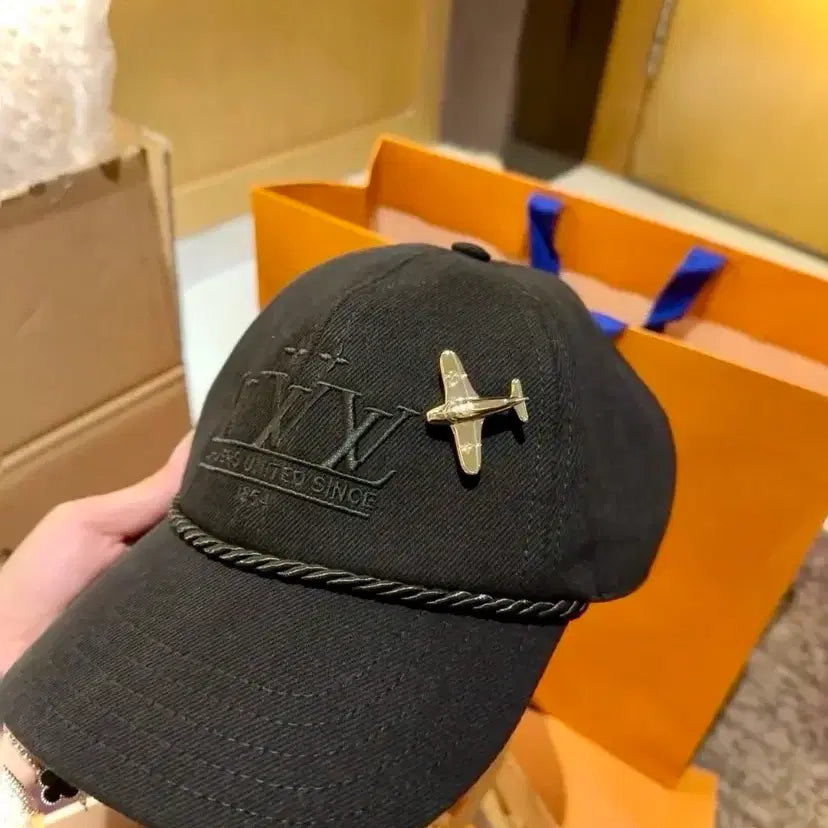 [BUNJANG] Louis Vuitton New Arrival Black Cap / 루이비통 신상 볼캡 블랙