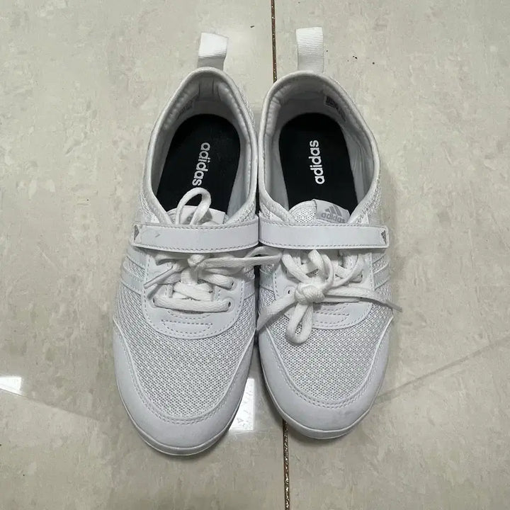 [BUNJANG] Adidas Diona 2.0 White 230mm Sneakers / 아디다스 디오나 2.0 흰색 230mm