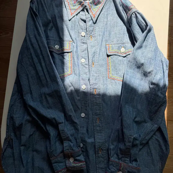 [BUNJANG] Needles Embroidered Chambray Shirt S / 니들스 자수 샴브레이 셔츠 S