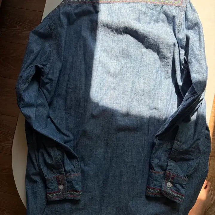 [BUNJANG] Needles Embroidered Chambray Shirt S / 니들스 자수 샴브레이 셔츠 S