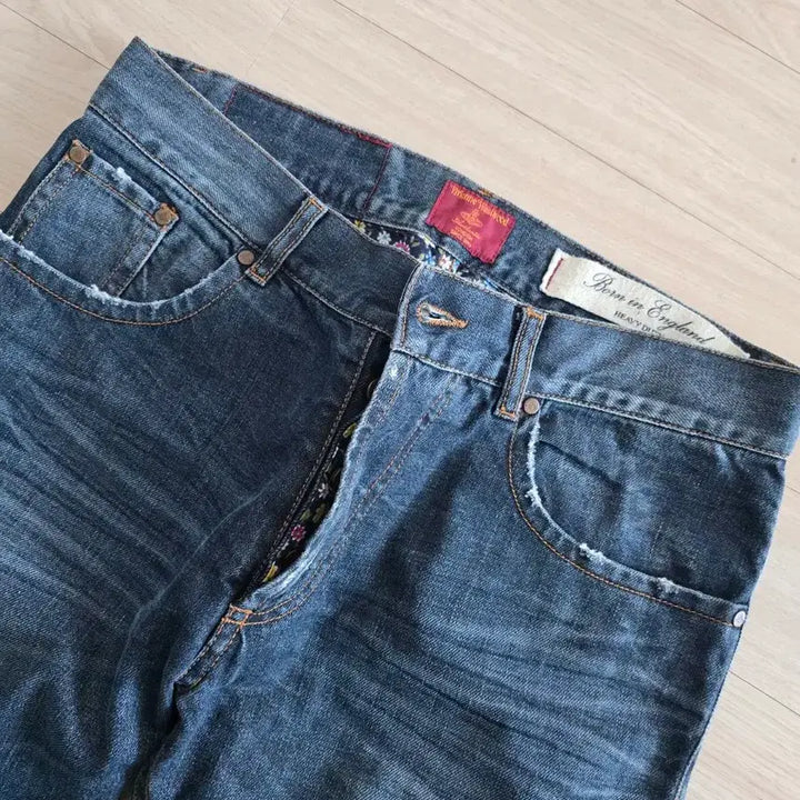 [BUNJANG] Vivienne Westwood Flower Pattern Denim Jeans / 비비안웨스트우드 데님 플라워패턴 청바지 새상품