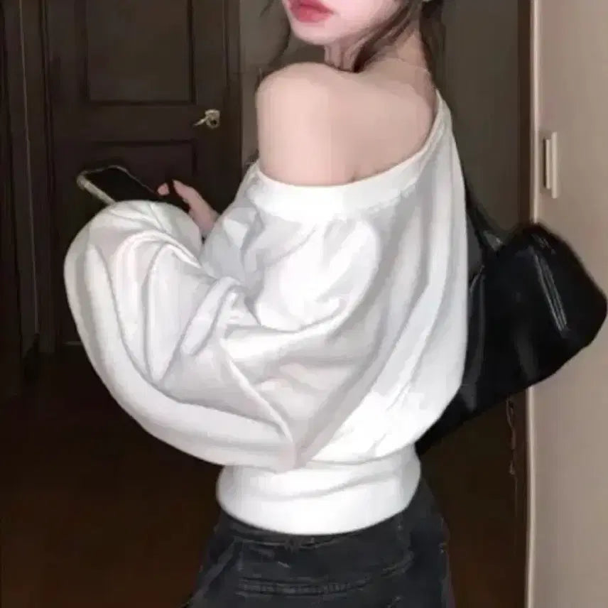 [BUNJANG] Avely One-Shoulder Crop Sweatshirt / 새상품 에이블리 원오프숄더 맨투맨 여리핏 허리잘록 크롭 아방 화이트 교신