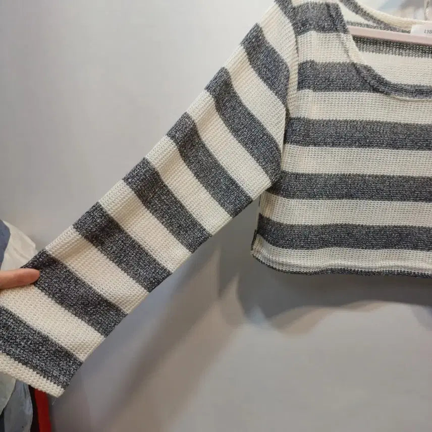 [BUNJANG] LYDIA Striped Crop Knit Top / LYDIA 스트라이프 크롭 니트 긴팔 봄가을 85사이즈   63145