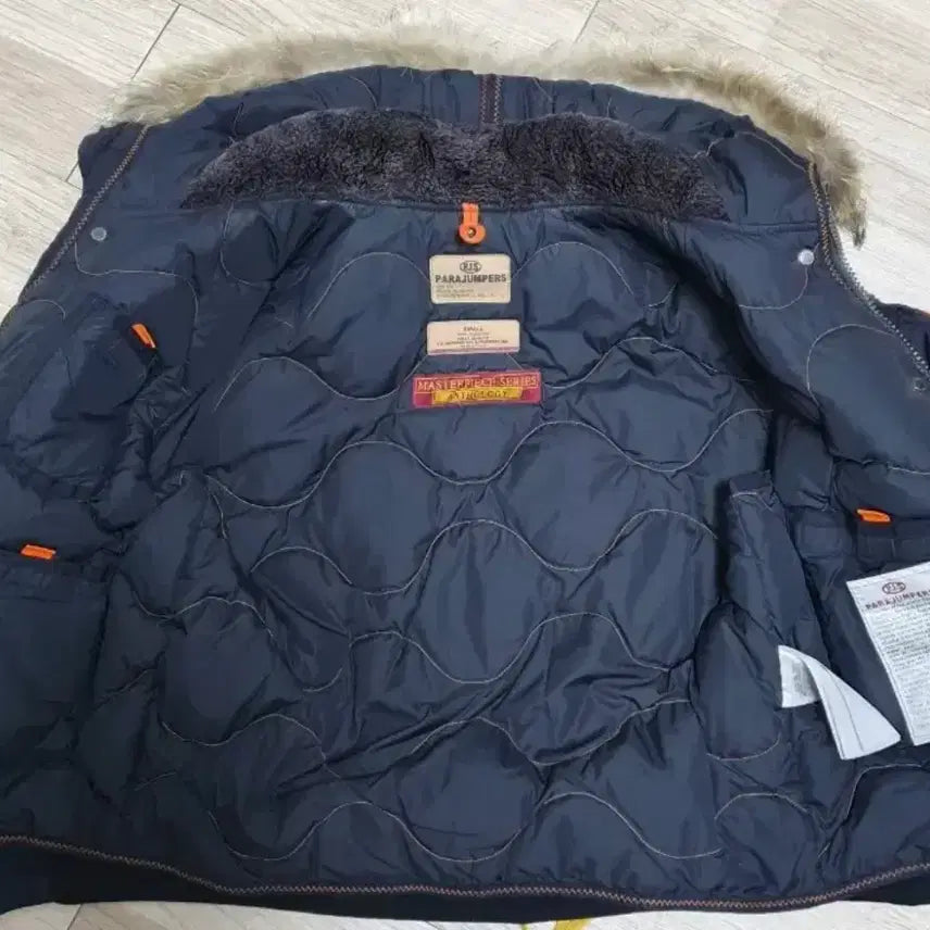 [SOLD OUT] 파라점퍼스 고비 s 상태 좋음