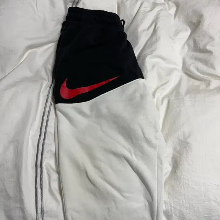 [BUNJANG] Nike Black/White Training Pants / 나이키 블랙/화이트 트레이닝 바지 (미국 동부 구매)