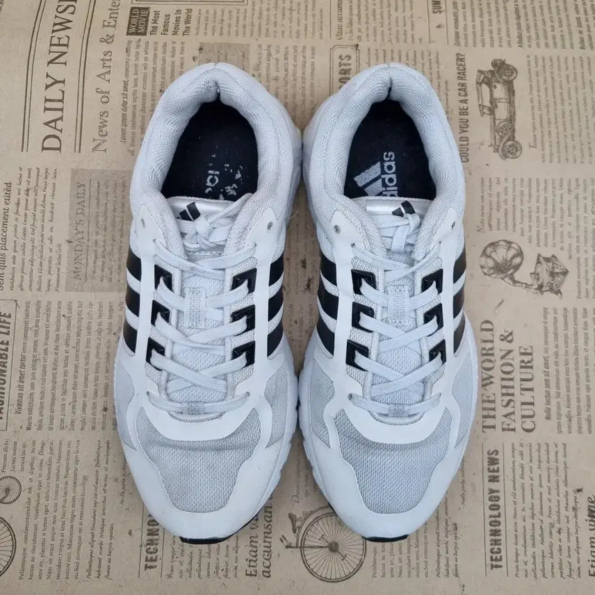 [BUNJANG] Adidas Equipment 10 Sneakers / 아디다스 이큅먼트10 운동화220