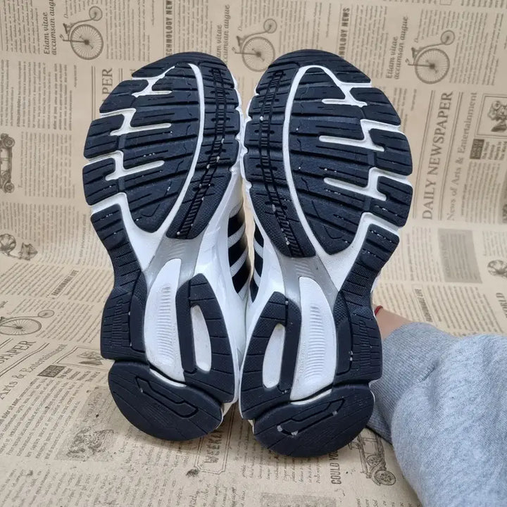 [BUNJANG] Adidas Equipment 10 Sneakers / 아디다스 이큅먼트10 운동화220