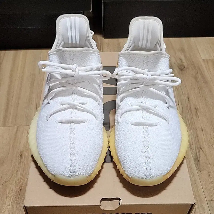 [BUNJANG] Adidas Yeezy Boost 350 V2 Cream White Sneakers / 아디다스 이지부스트 280 크림화이트 350v2