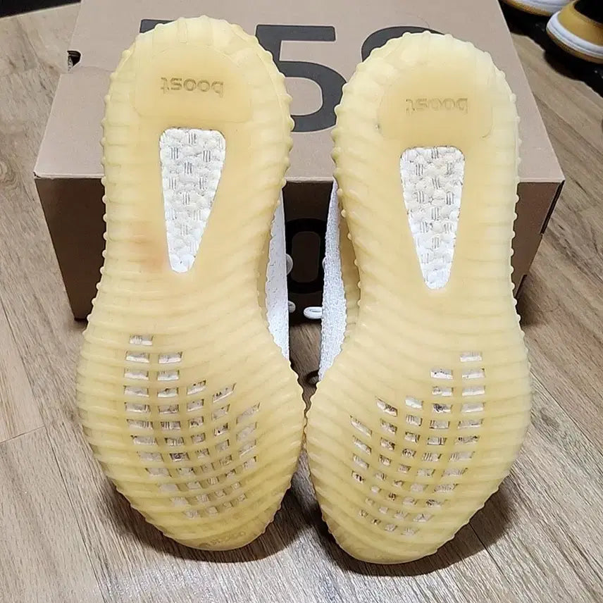 [BUNJANG] Adidas Yeezy Boost 350 V2 Cream White Sneakers / 아디다스 이지부스트 280 크림화이트 350v2