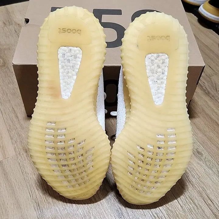 [BUNJANG] Adidas Yeezy Boost 350 V2 Cream White Sneakers / 아디다스 이지부스트 280 크림화이트 350v2