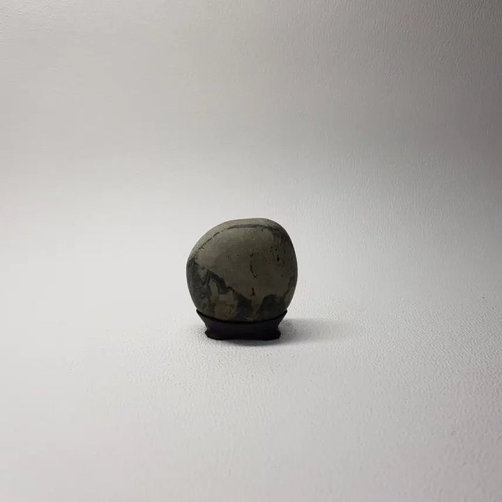 [BUNJANG] Monotone Stone with Taegeuk Pattern / 태극 문양의 조화가 돋보이는 모노톤 수석