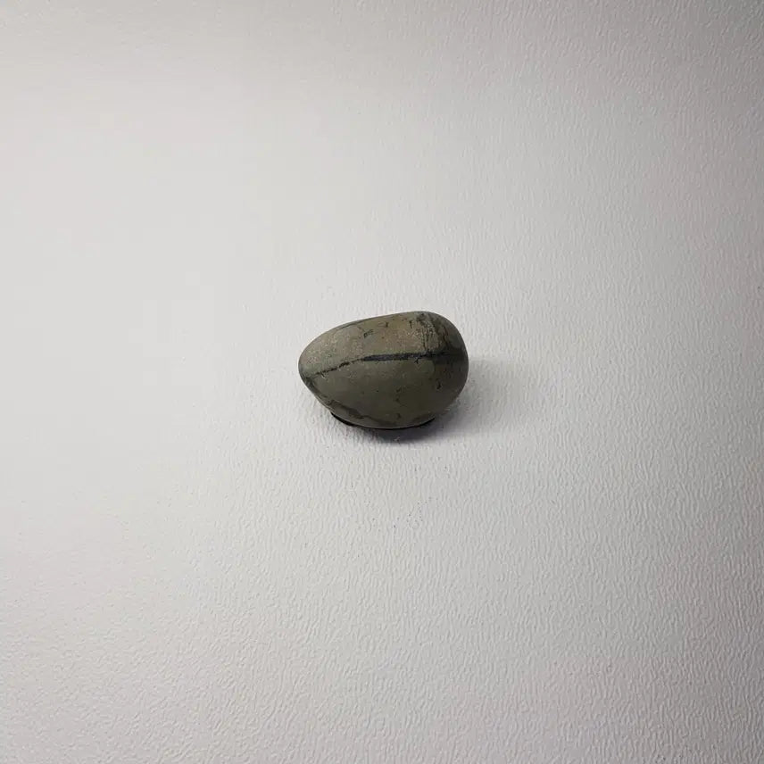 [BUNJANG] Monotone Stone with Taegeuk Pattern / 태극 문양의 조화가 돋보이는 모노톤 수석