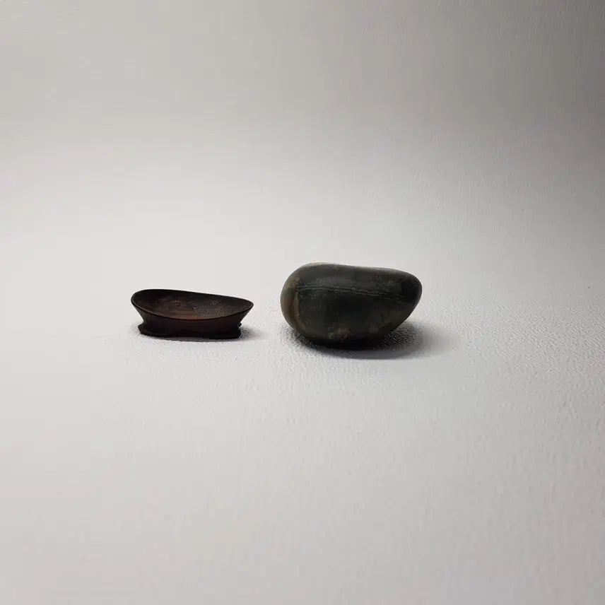 [BUNJANG] Monotone Stone with Taegeuk Pattern / 태극 문양의 조화가 돋보이는 모노톤 수석