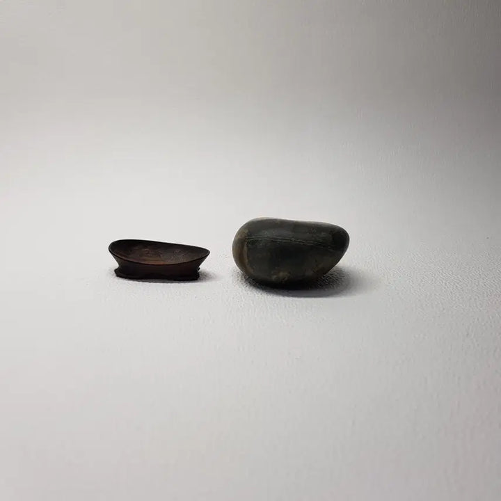 [BUNJANG] Monotone Stone with Taegeuk Pattern / 태극 문양의 조화가 돋보이는 모노톤 수석