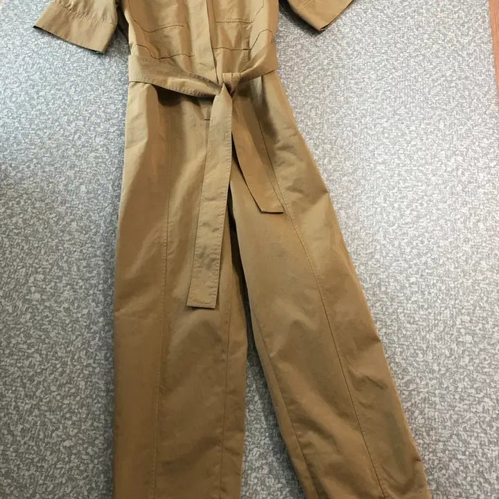 [BUNJANG] COS Belted Jumpsuit - 32 - Beige Jumpsuit / COS 코스 벨티드 점프수트 32 바스락 반팔 베이지 점프슈트
